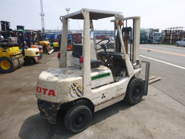 USED GASOLINE/LPG FORKLIFT TOYOTA 40-2FG25 12137 (F.UCHIYAMA & CO 