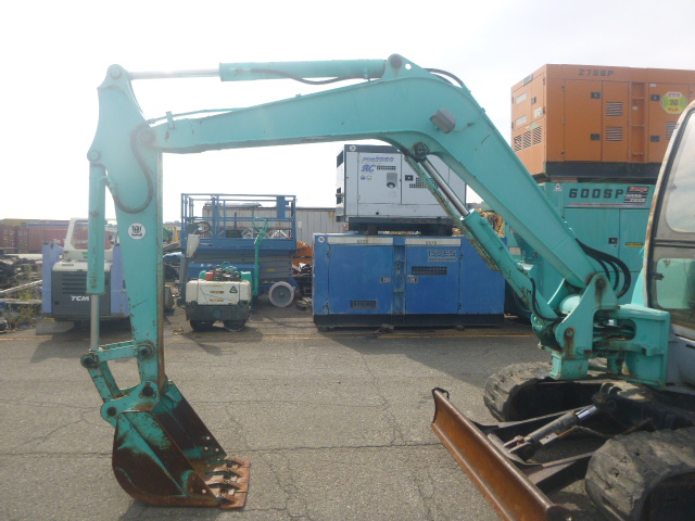 USED TRACKED EXCAVATOR KOBELCO SK045-2 PY-04773 (F.UCHIYAMA & CO