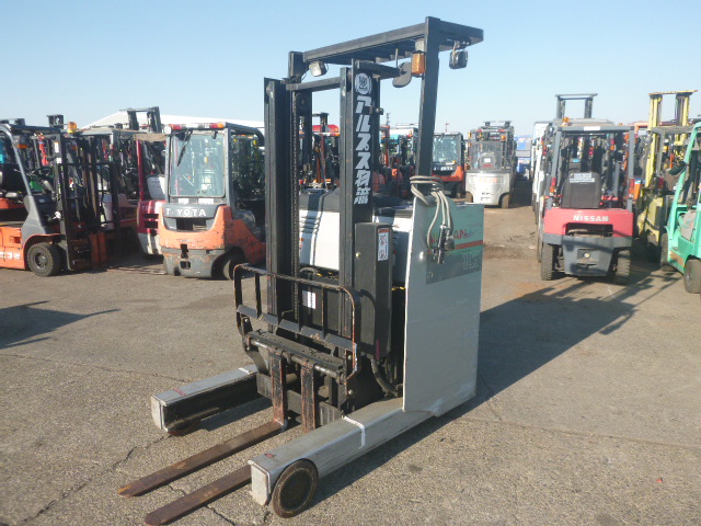 USED REACH TRUCK FORKLIFT NISSAN U01F15 R1G-12951 (F.UCHIYAMA & CO.,LTD.)